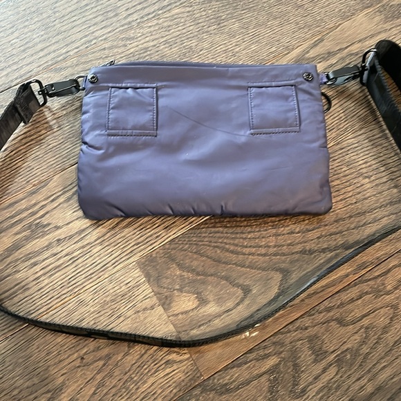 GoDashDot Fanny pack with black adjustable strap (strap is brand new) - Picture 5 of 9
